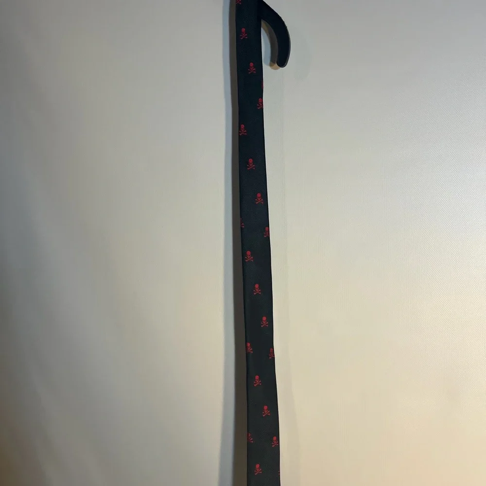 Black and Red Skull Pattern Tie